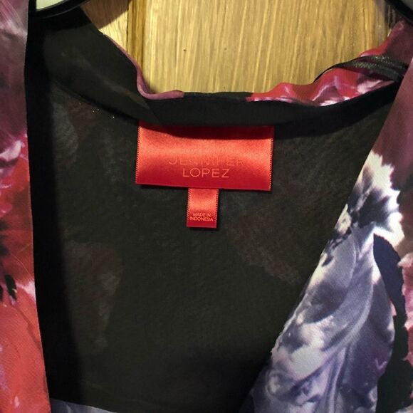 Jennifer Lopez Shirt    - Picture 5 of 7